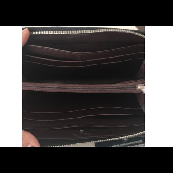 Chanel Zip Around Wallet - Picture 4 of 5